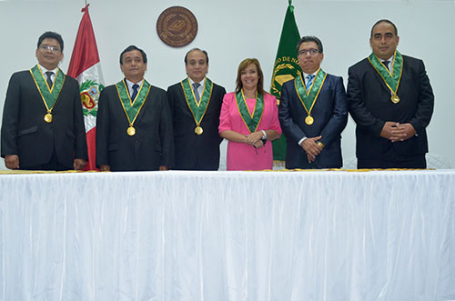 Juramentaron los miembros del Tribunal de Honor del Colegio de Notarios de Lima.